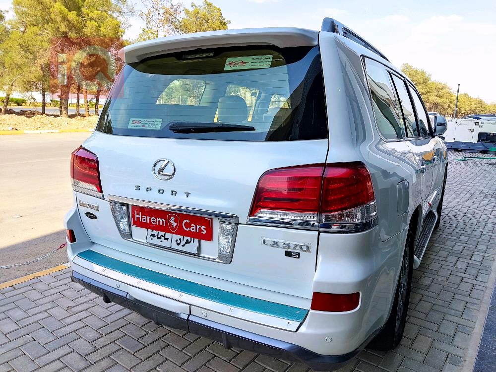 Lexus LX